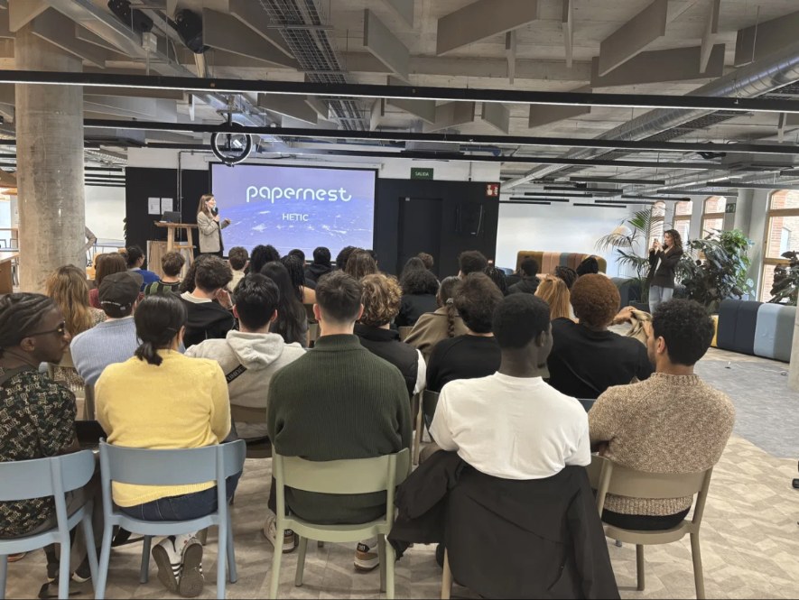 Conférence entreprise devant une promotion HETIC